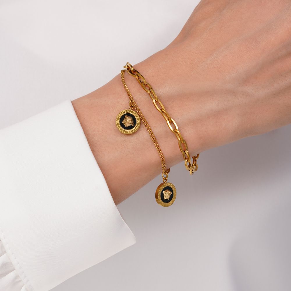 تصویر دستبند ورساچه مشکی استیل طلایی 