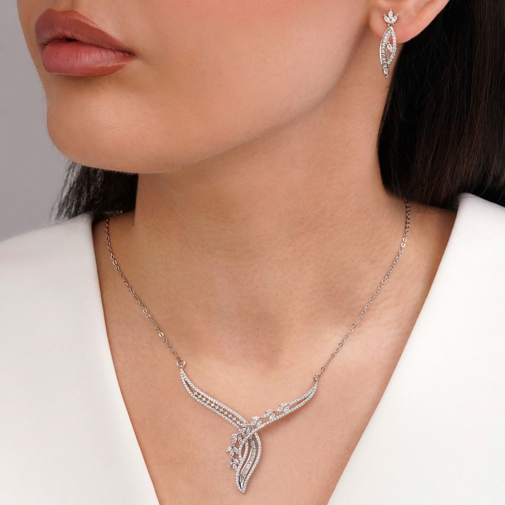 تصویر نیم ست جواهری نگین سفید تیتانیوم نقره ای