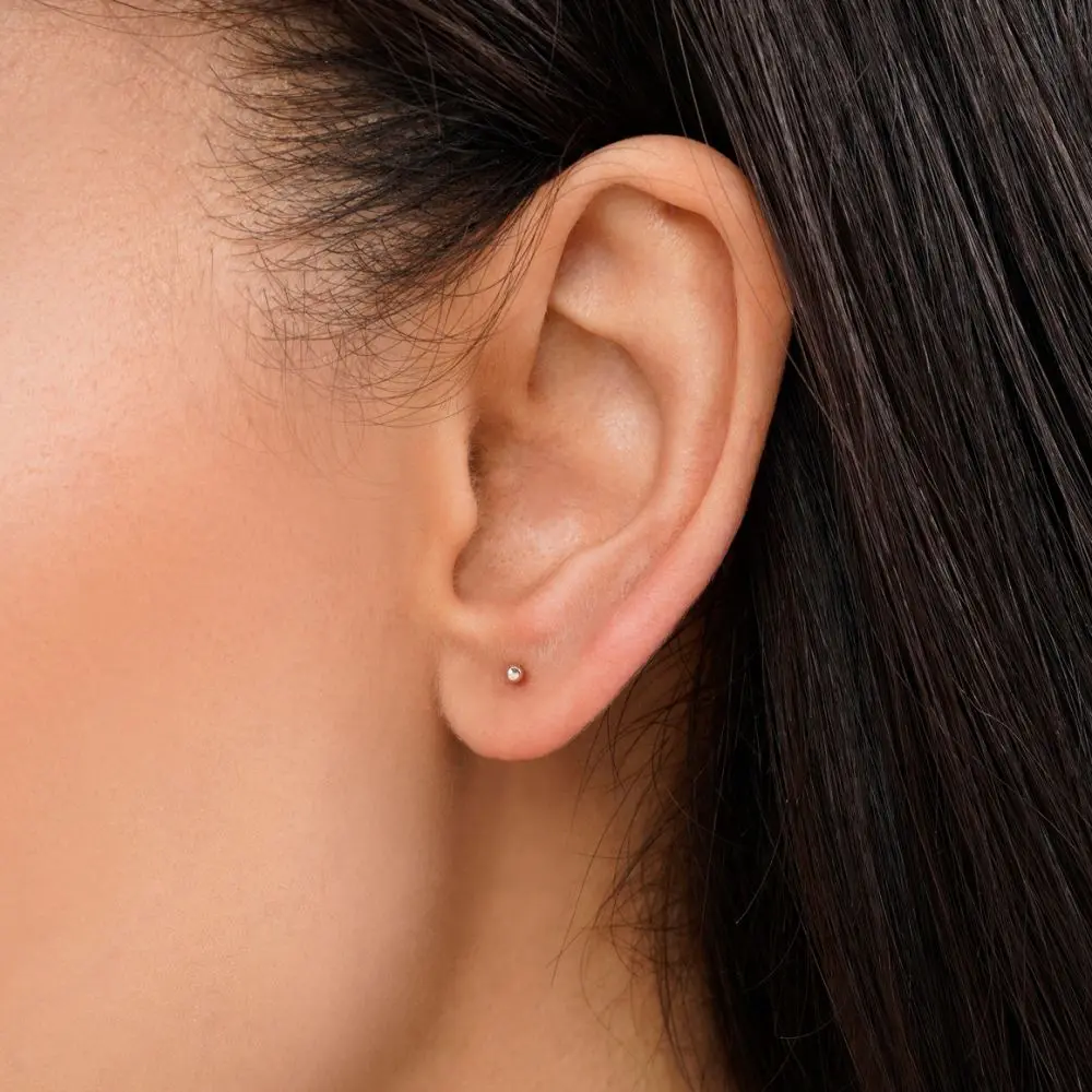 تصویر گوشواره میخی توپی نقره ای شوپینگ 