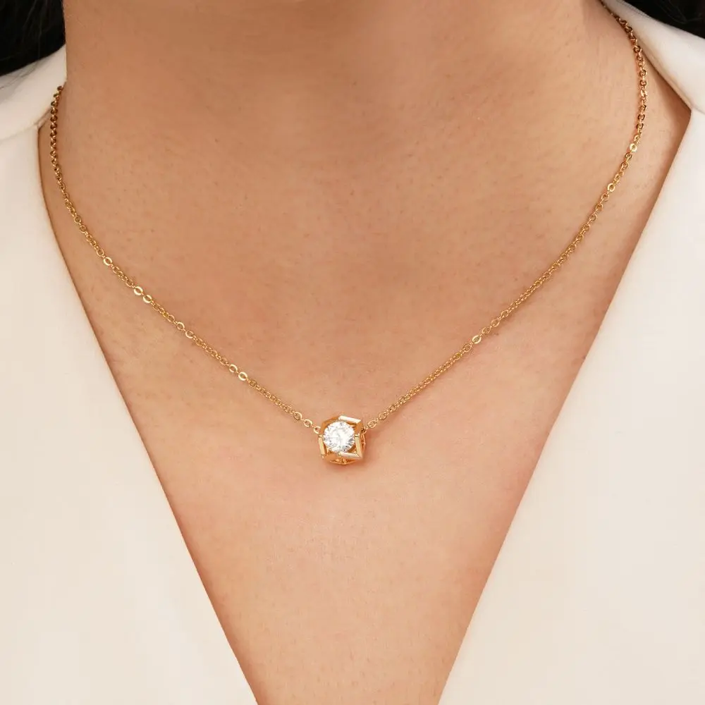 تصویر گردنبند پلاک نگین دار طلایی شوپینگ