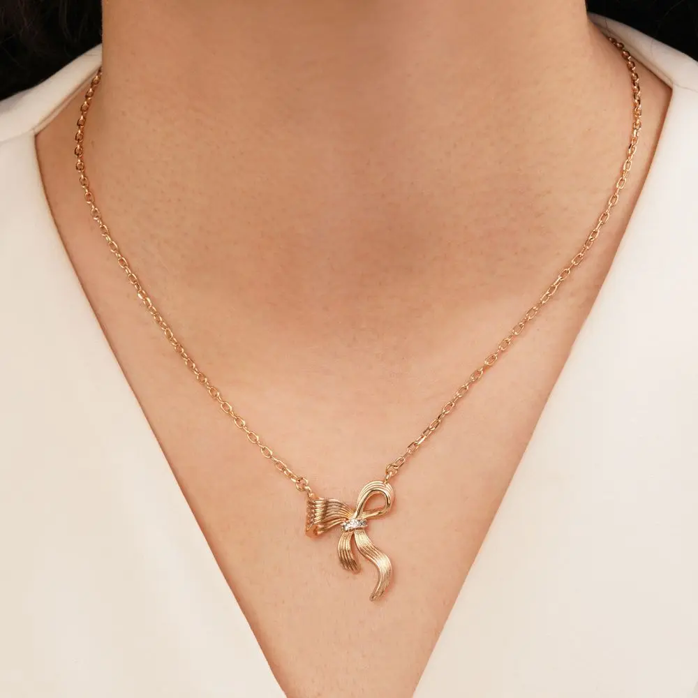 تصویر گردنبند پاپیون نگین دار طلایی شوپینگ