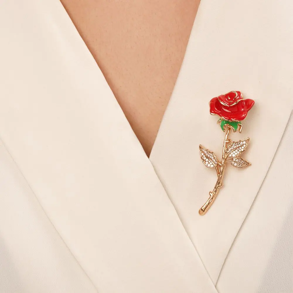 تصویر سنجاق گل رز نگین دار طلایی شوپینگ