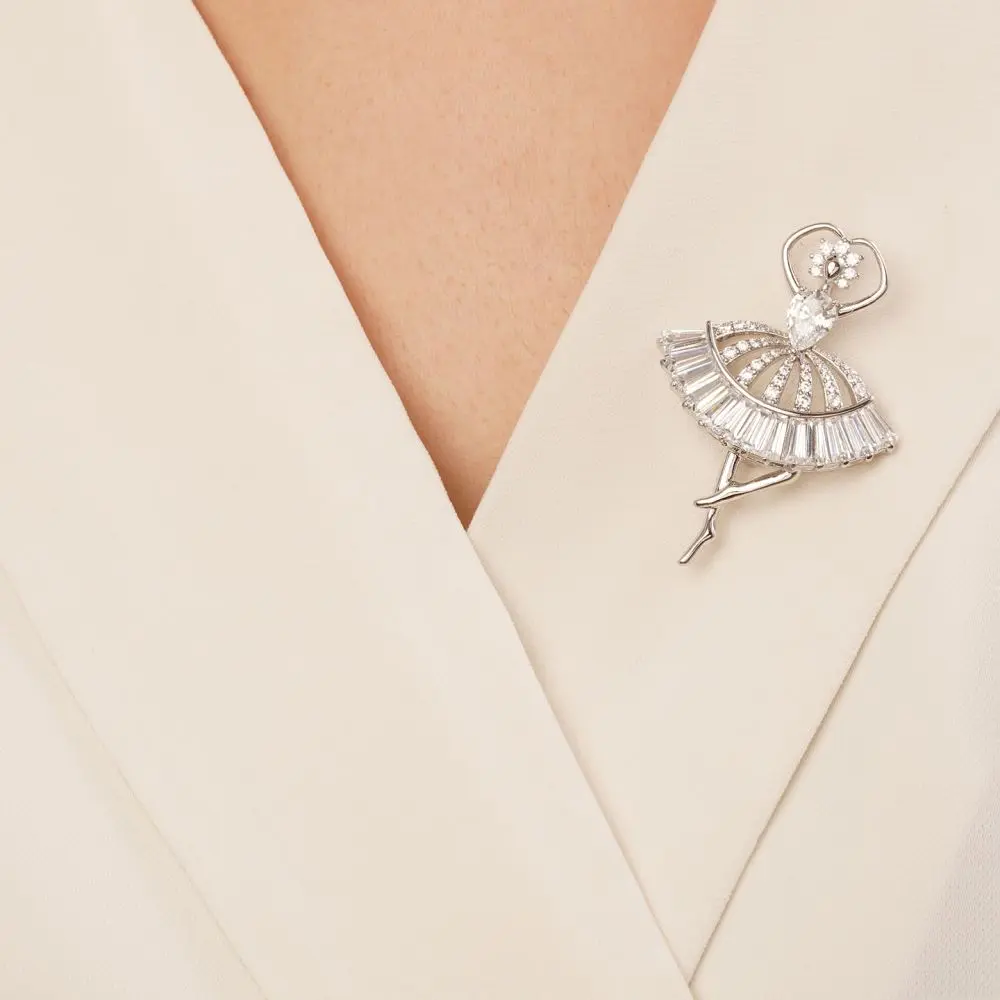 تصویر سنجاق رقص باله نگین دار نقره ای شوپینگ