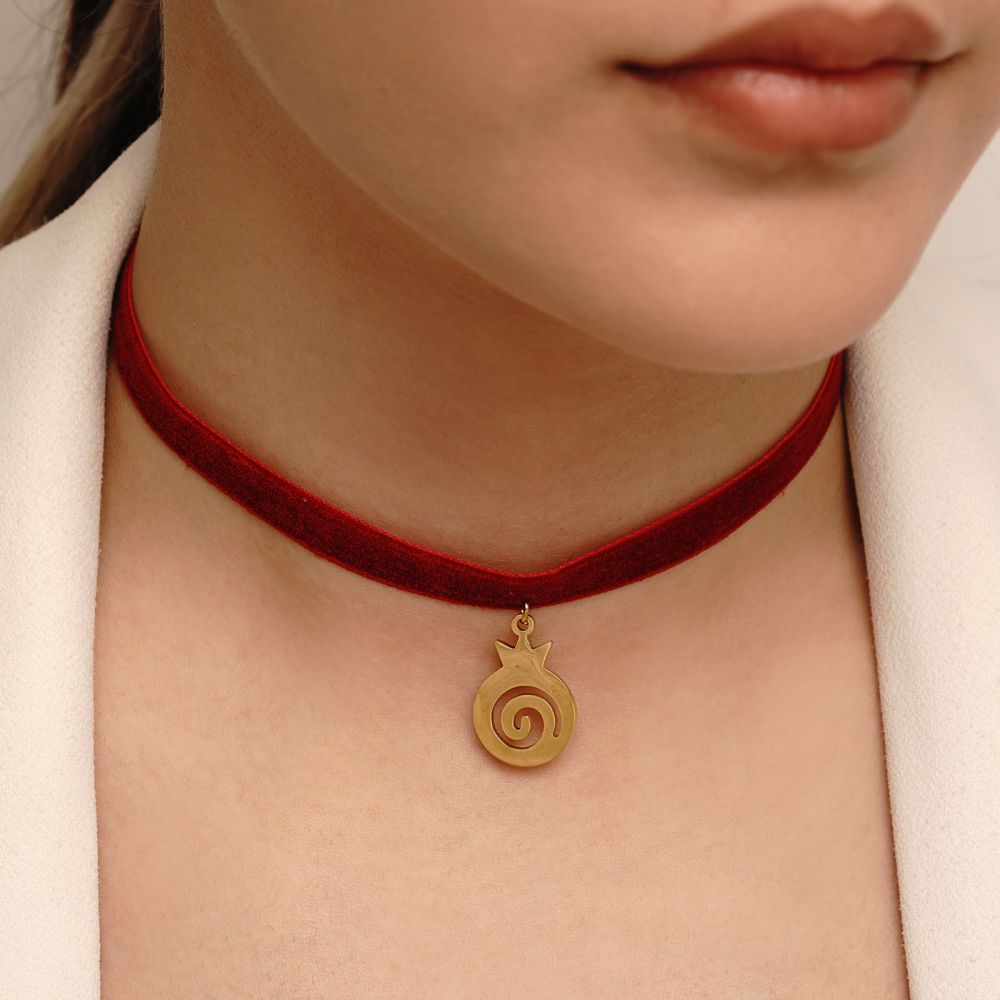 تصویر گردنبند یلدایی چوکر پلاکدار