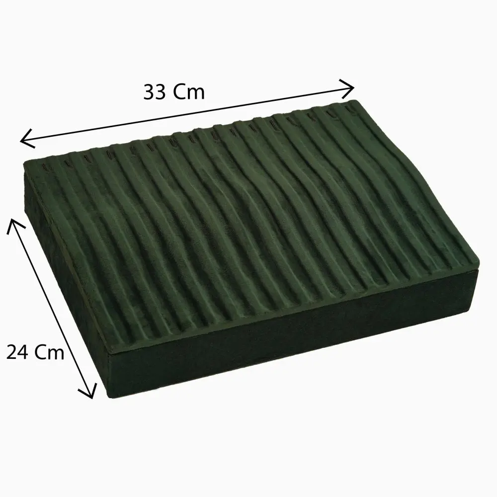 تصویر استند دستبند زنجیری شیاردار مخمل رنگ سبز پررنگ