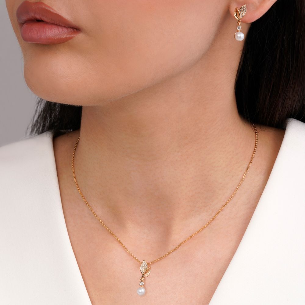 تصویر نیم ست YSX پلاک دار نگین دار مرواریدی طلایی