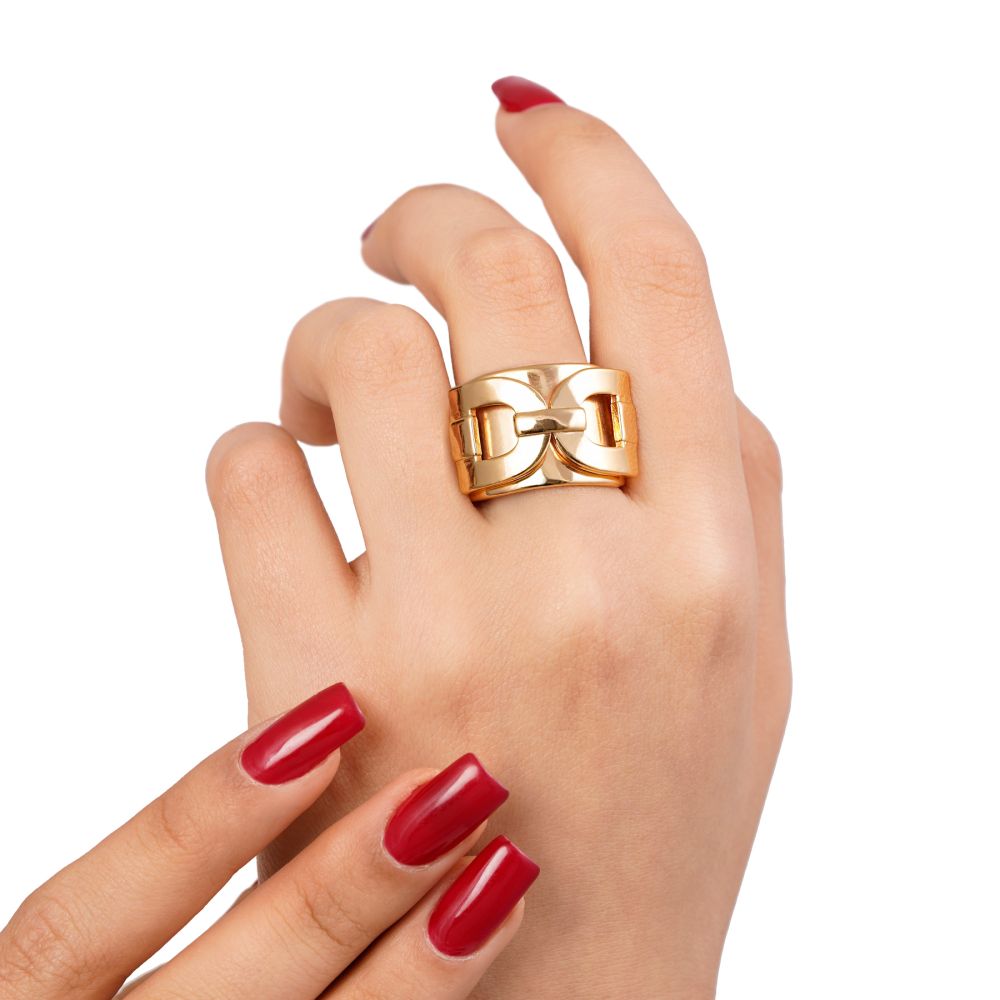 تصویر انگشتر طرح دار تیتانیوم طلایی