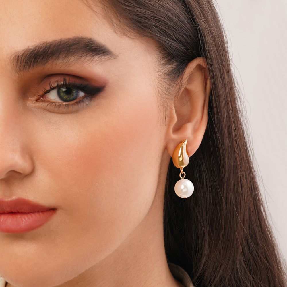 تصویر گوشواره شوپینگ میخی مرواریدی طلایی