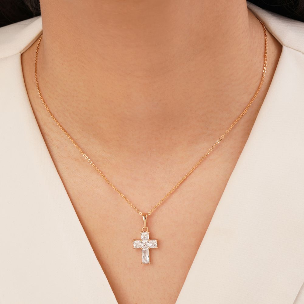 تصویر پلاک شوپینگ صلیب نگین دار طلایی