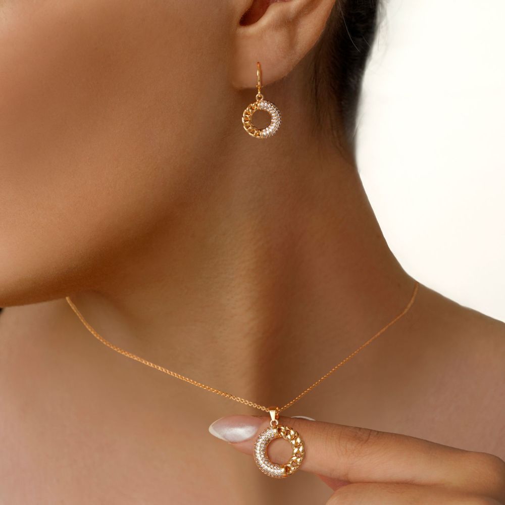 تصویر نیم ست Ysx پلاک دار کارتیر نگین دار طلایی