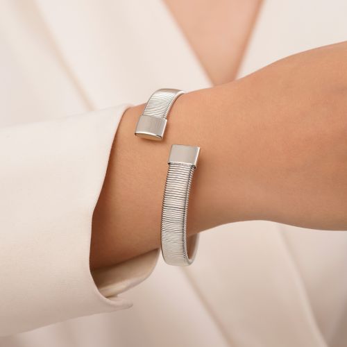 دستبند النگویی استیل 316 طرح دار سفید (فری سایز)