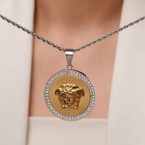 پلاک استیل نگین دار VERSACE طلایی