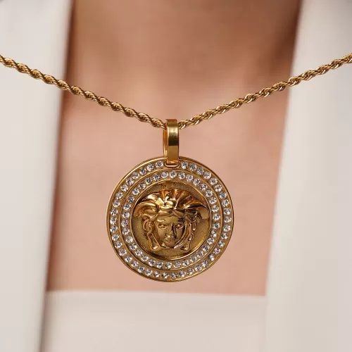 پلاک استیل نگین دار VERSACE طلایی