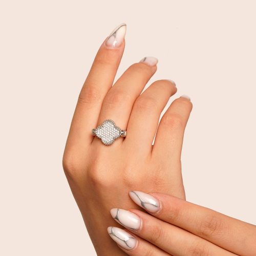 انگشتر TRENDY ون کلیفVan Cleef نگین دار فری سایز سفید