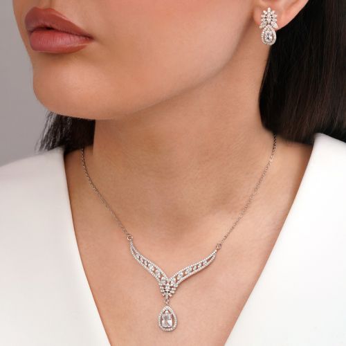 نیم ست جواهری نگین سفید تیتانیوم نقره ای