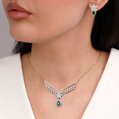 نیم ست جواهری نگین سبز تیتانیوم نقره ای