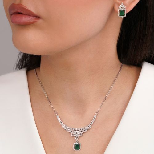 نیم ست جواهری نگین سبز تیتانیوم نقره ای