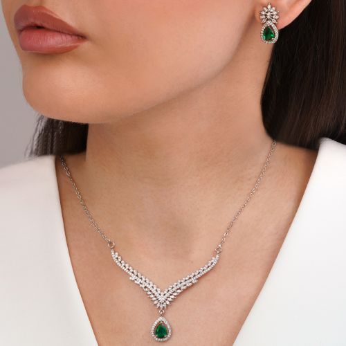 نیم ست جواهری نگین سبز تیتانیوم نقره ای