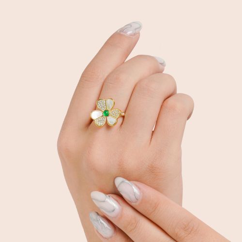انگشتر TRENDY نگین دار طلایی