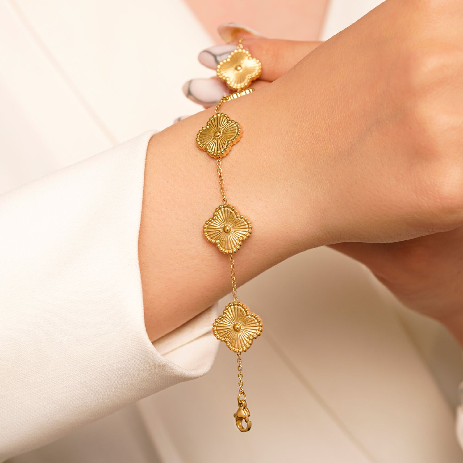 دستبند استیل 304 (Van cleef) ون کلیف 15میل طلایی