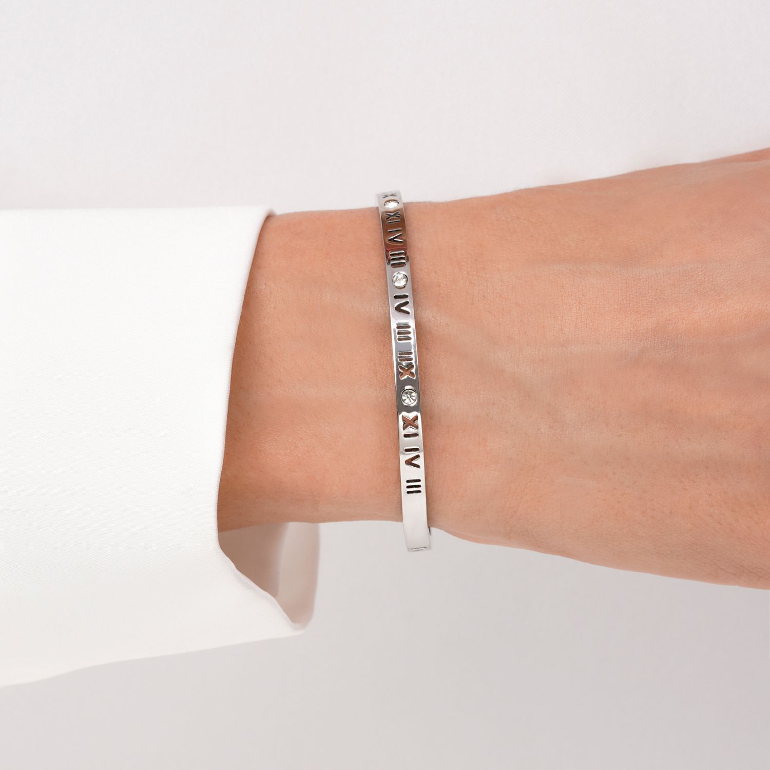 دستبند النگویی نگین دار استیل 304 نقره ای 4میل سایز 2