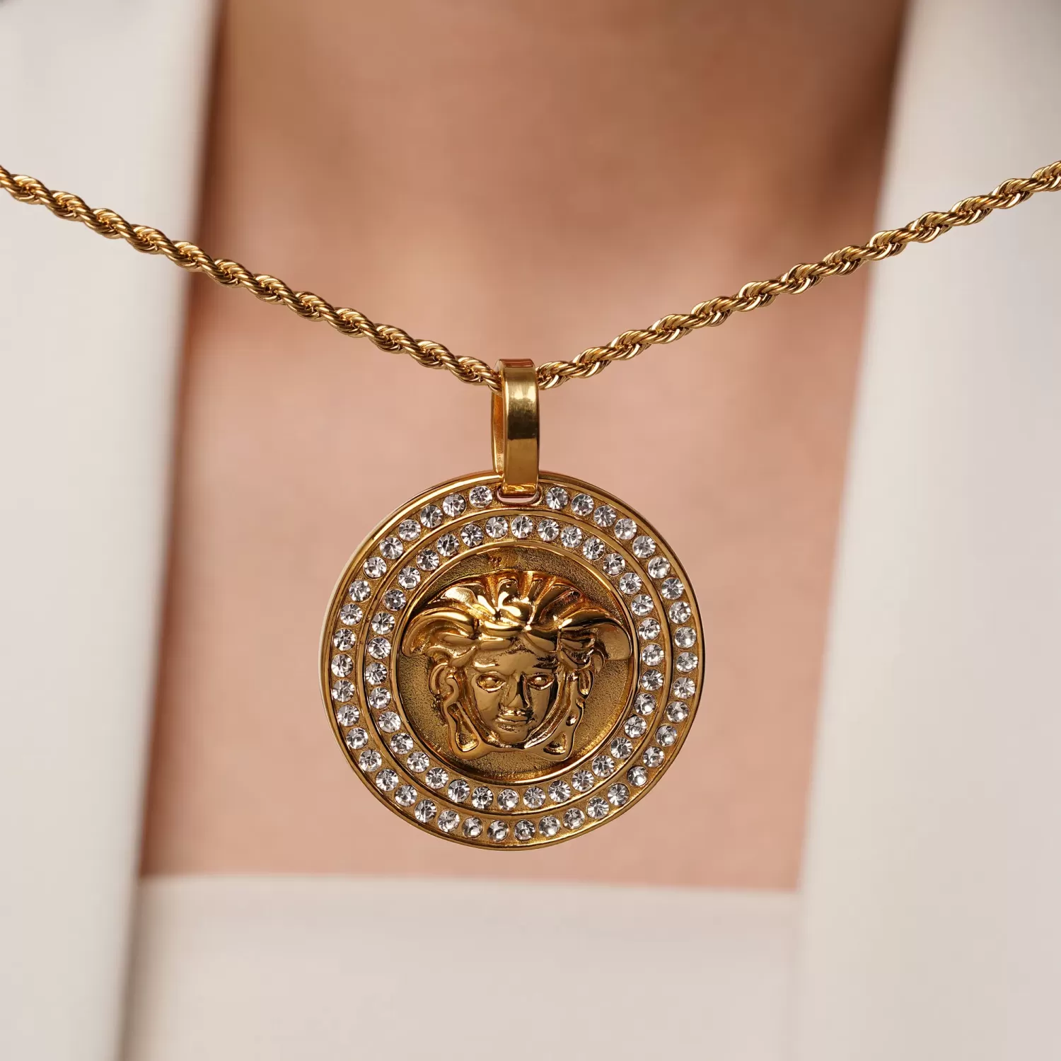 پلاک استیل نگین دار VERSACE طلایی