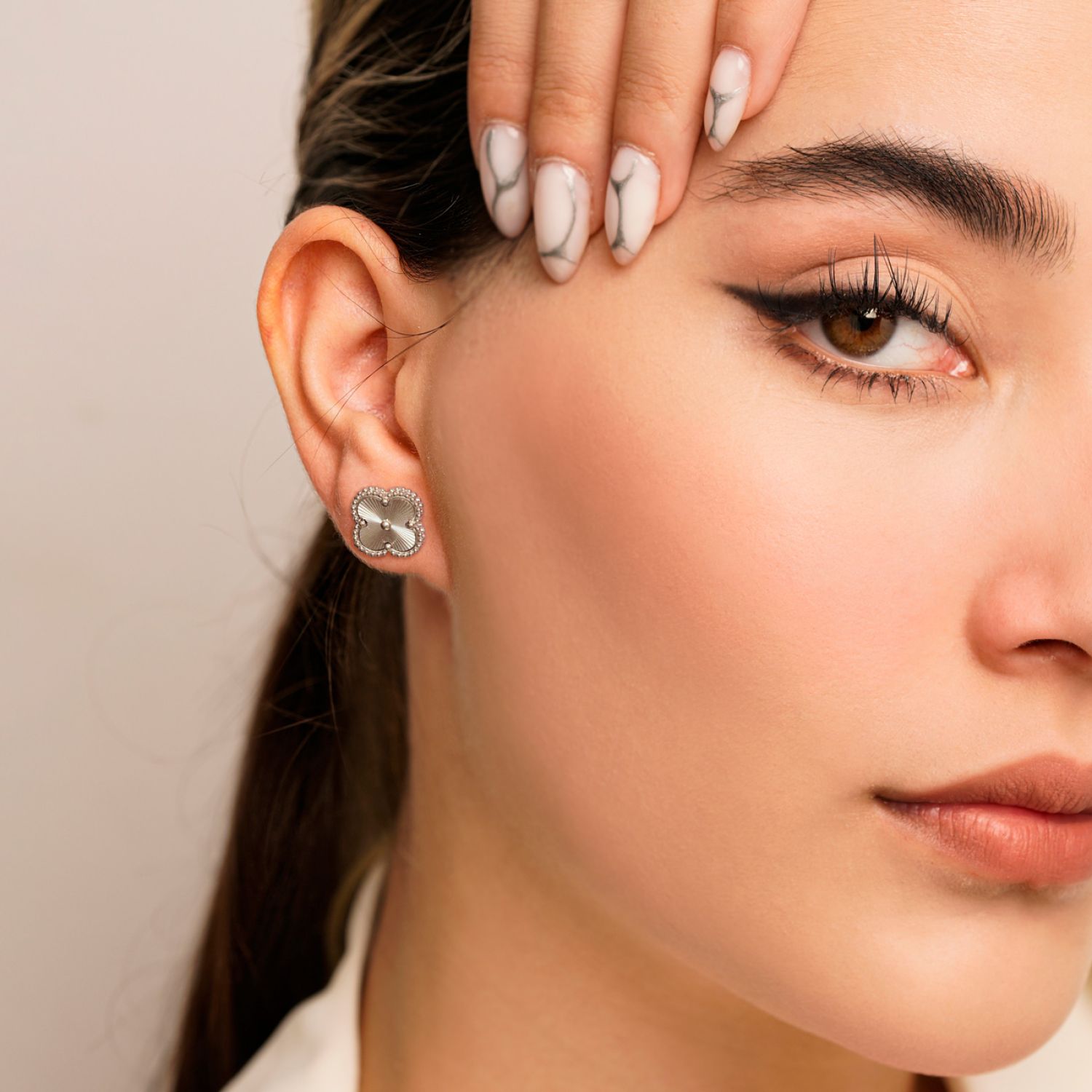 گوشواره استیل 304 (Van cleef) ون کلیف 15 میل سفید
