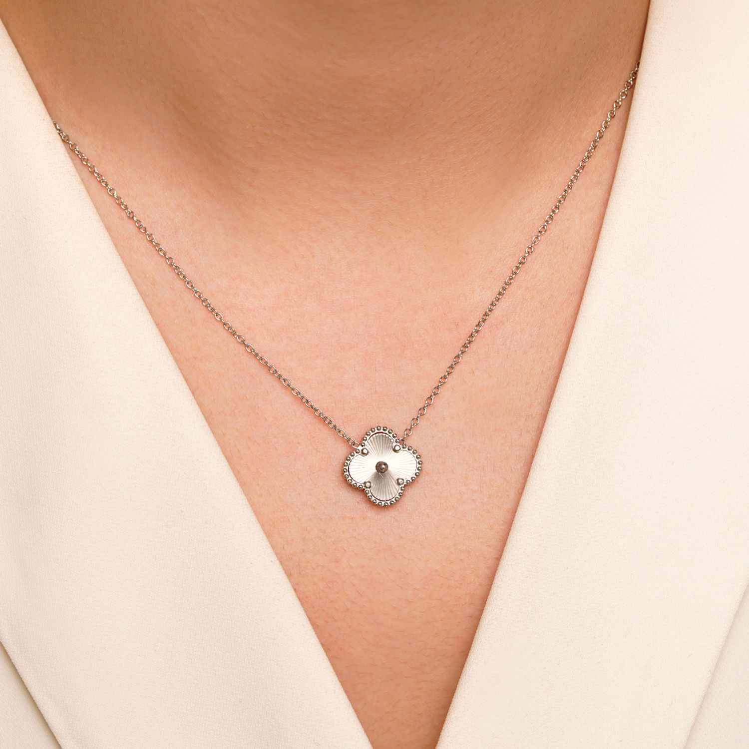 گردنبند استیل 304 (Van cleef) ون کلیف 15میل سفید
