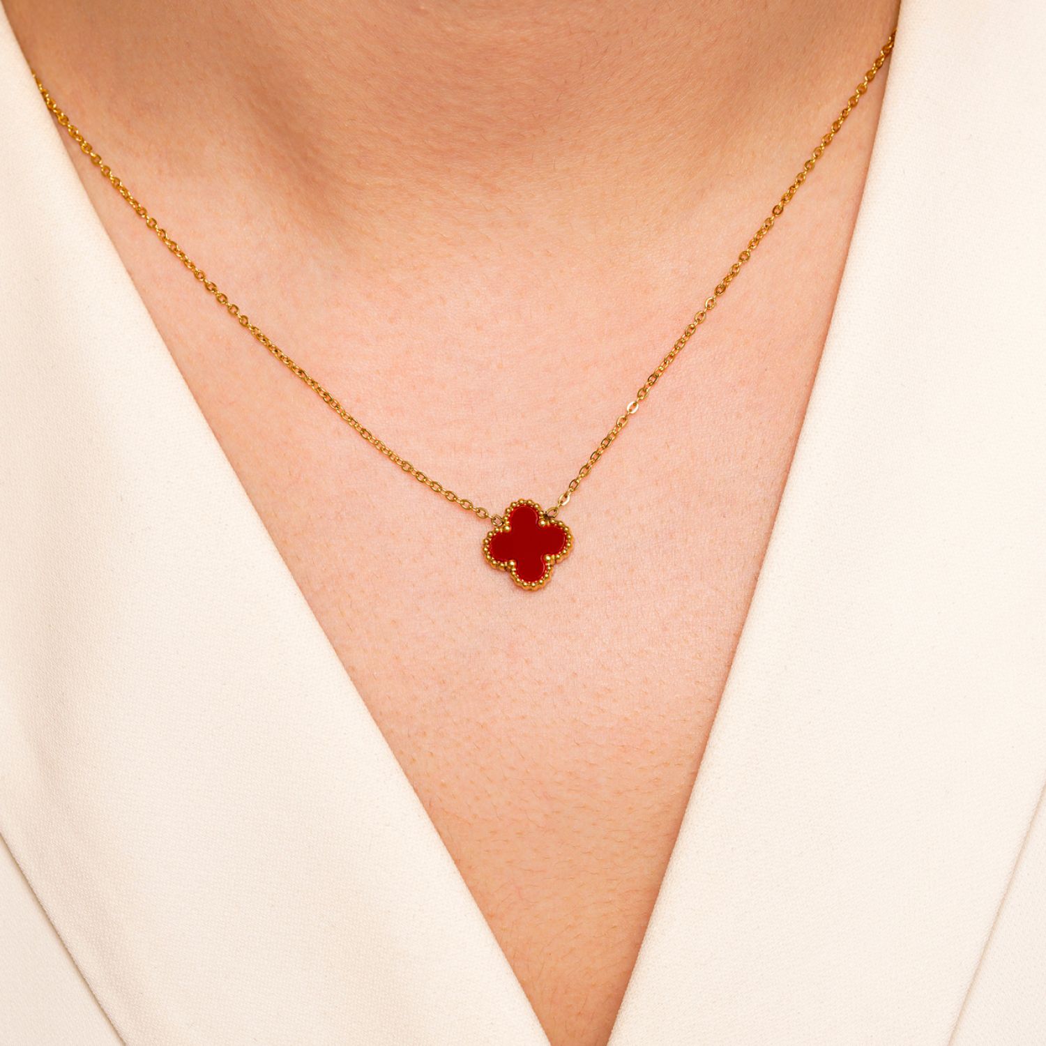 گردنبند استیل304 (Van cleef) ون کلیف قرمز 13میل طلایی(تک پلاک)