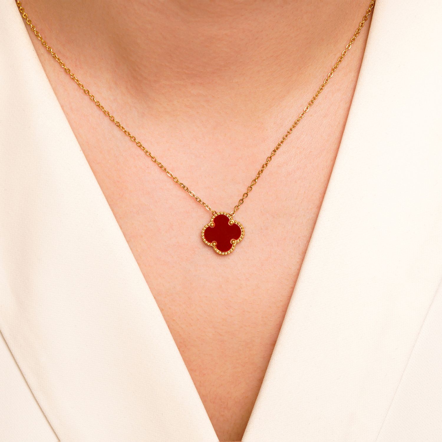 گردنبند استیل 304 ون کلیف (Van cleef) قرمز 15 میل طلایی