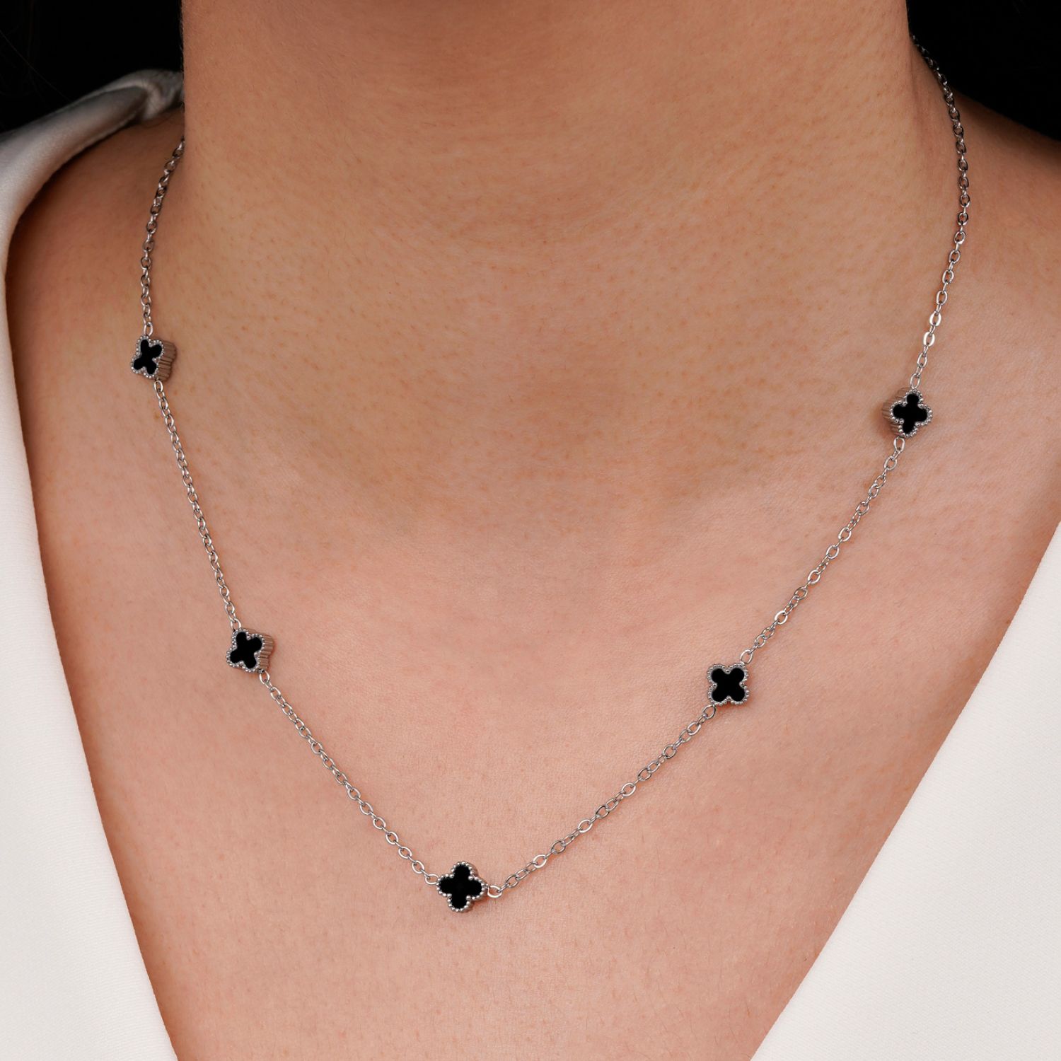 گردنبند ونکلیف مشکی استیل 304 نقره ای 7 میل