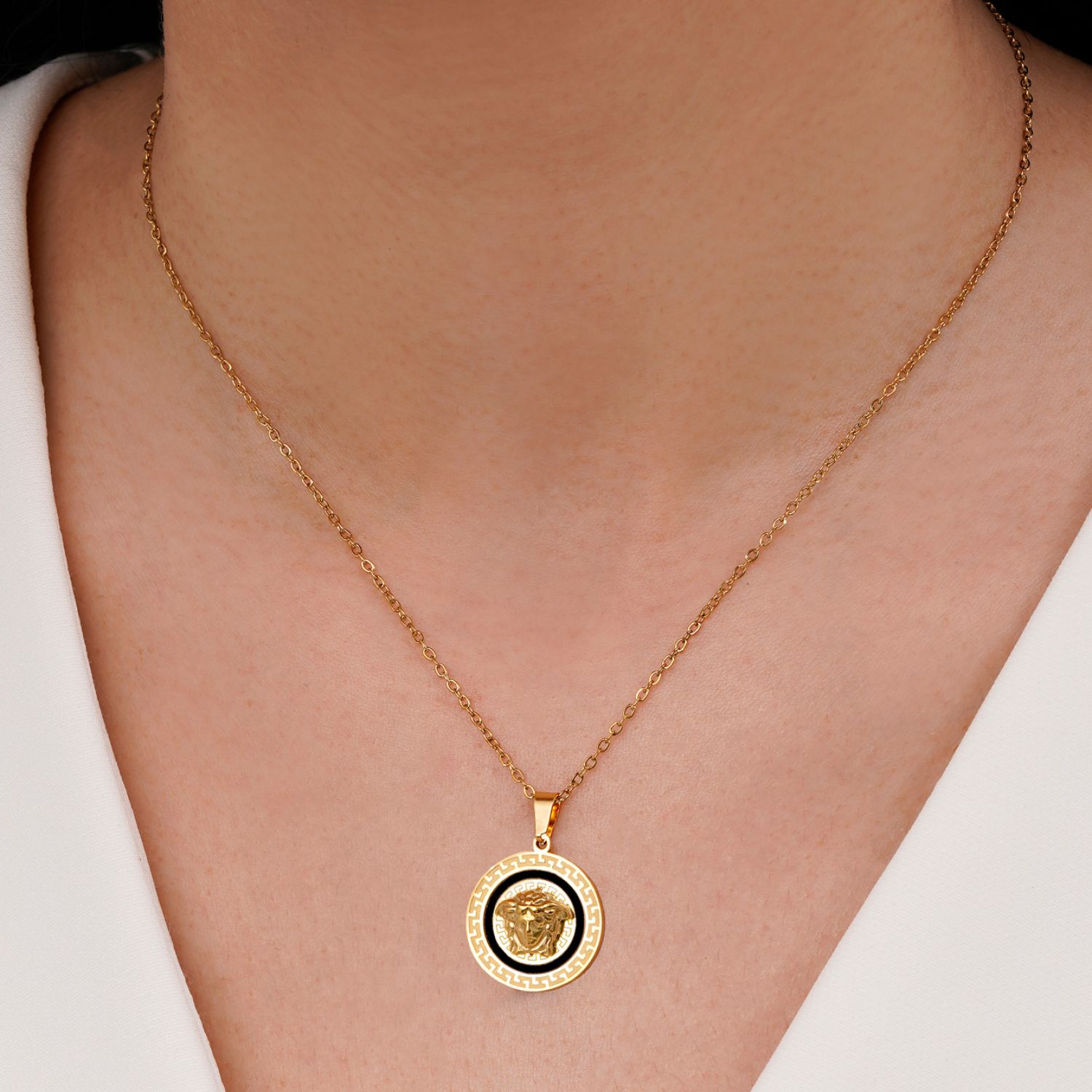 گردنبند ورساچه مشکی استیل 304 طلایی 18میل