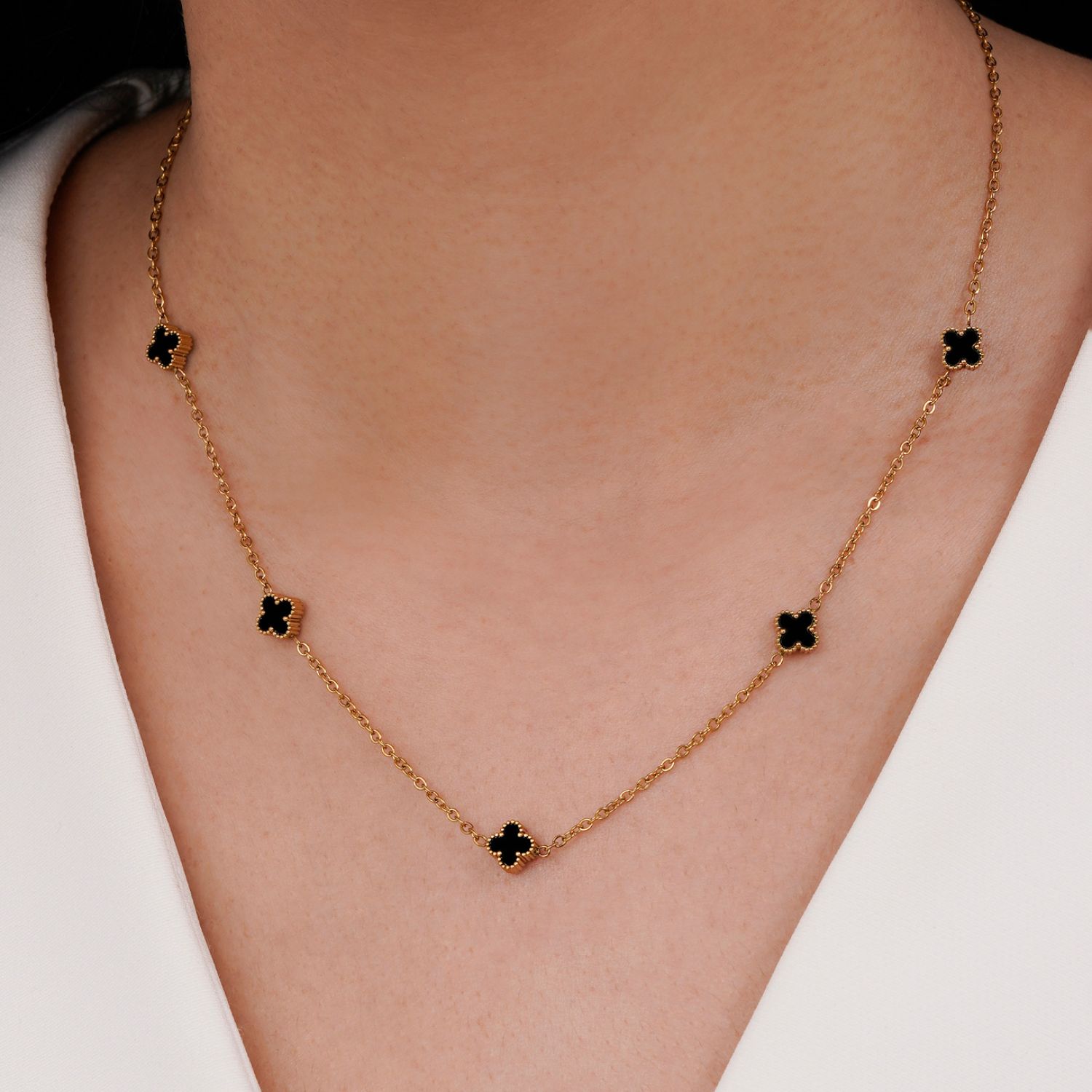 گردنبند ونکلیف مشکی استیل 304 طلایی 7میل 