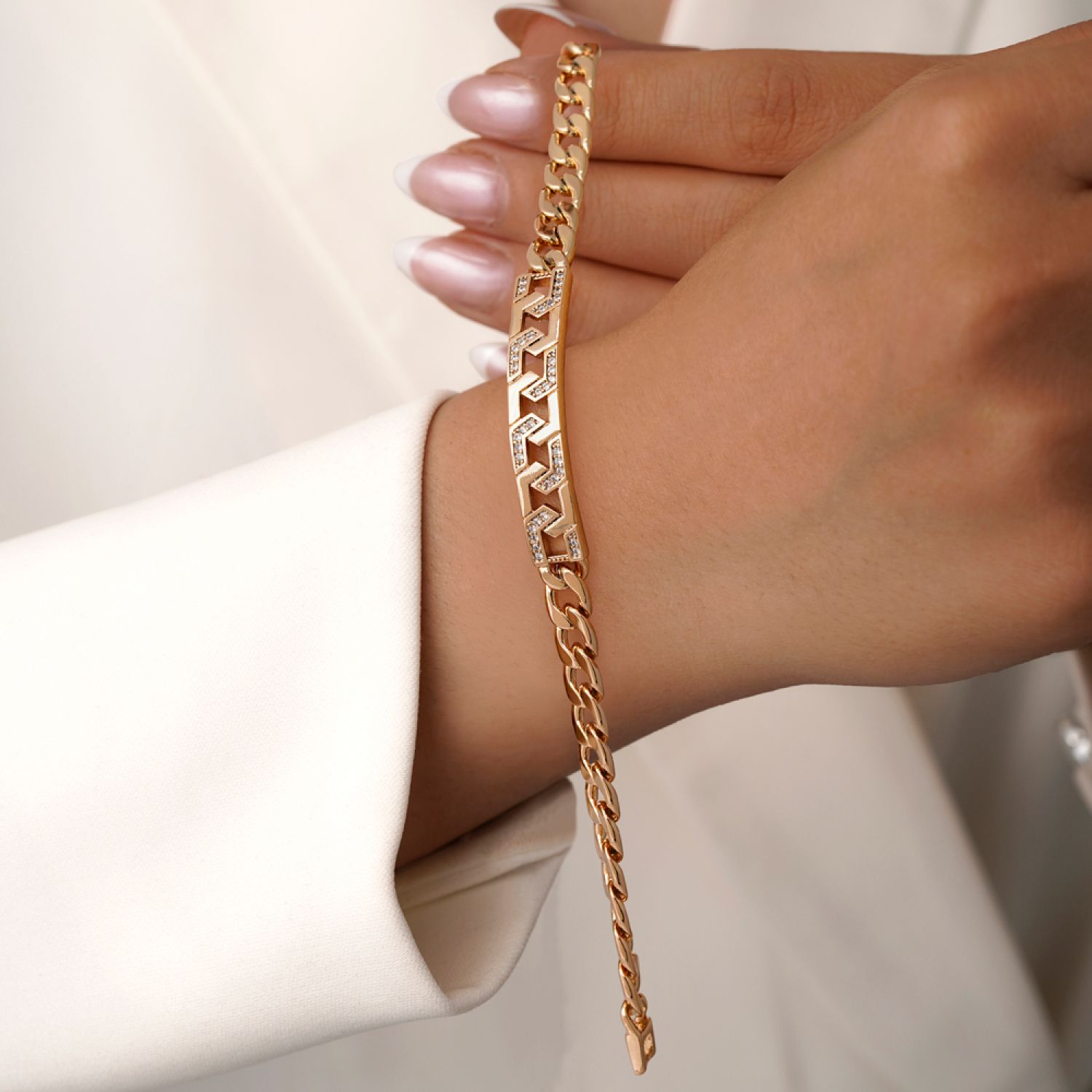 دستبند شوپینگ کارتیر پلاک دار طلایی