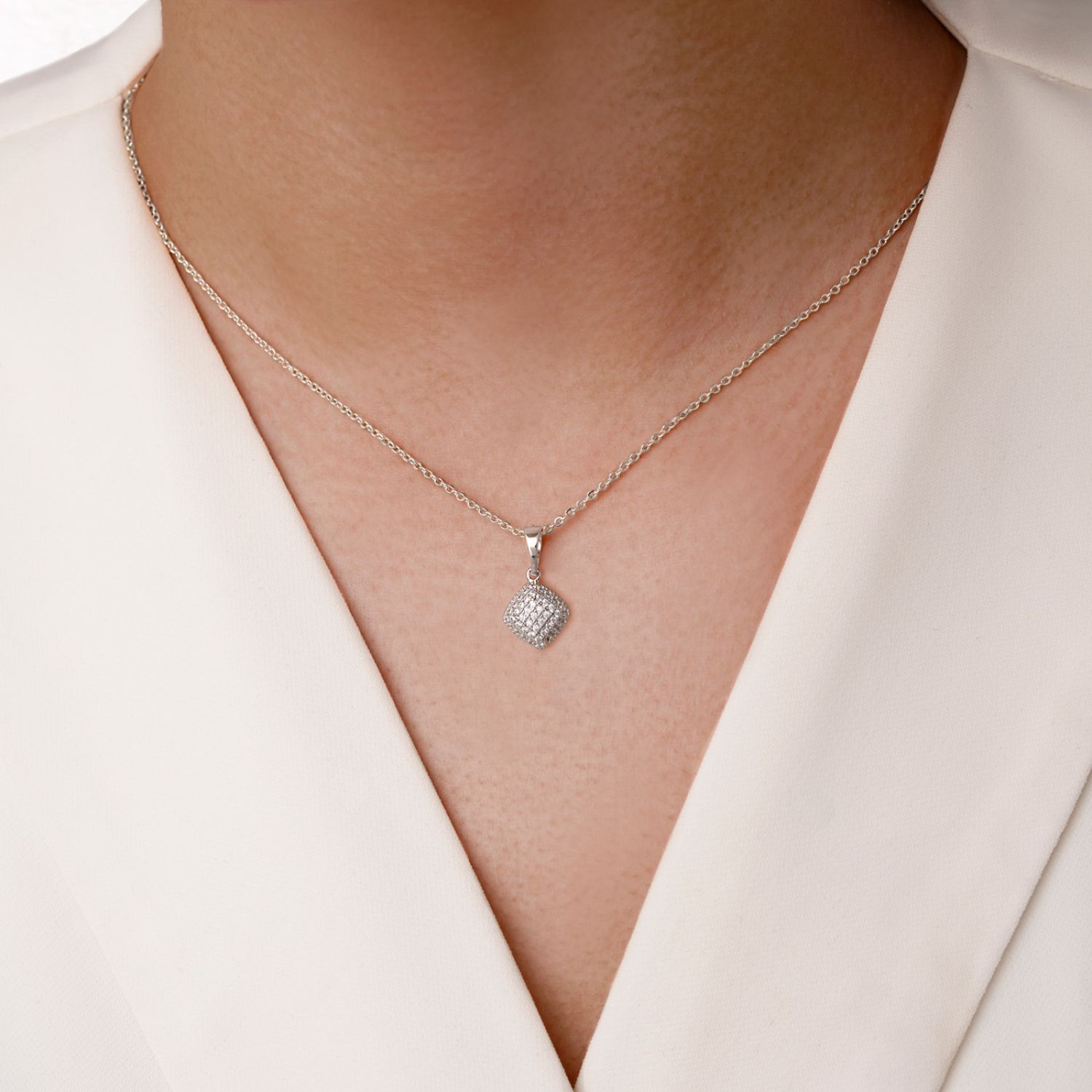 پلاک شوپینگ نگین دار 9.8میل سفید