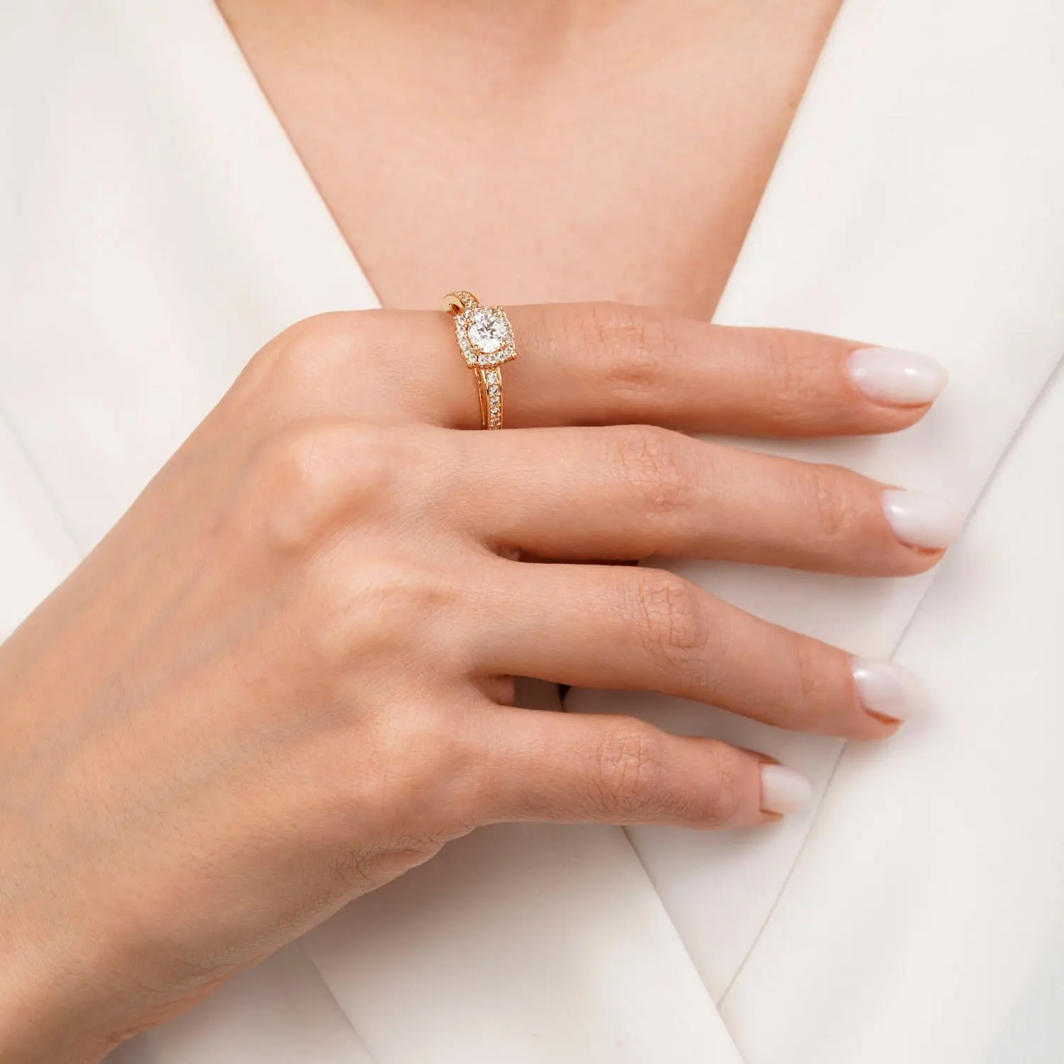 انگشتر نگین دار طلایی شوپینگ سایز 6