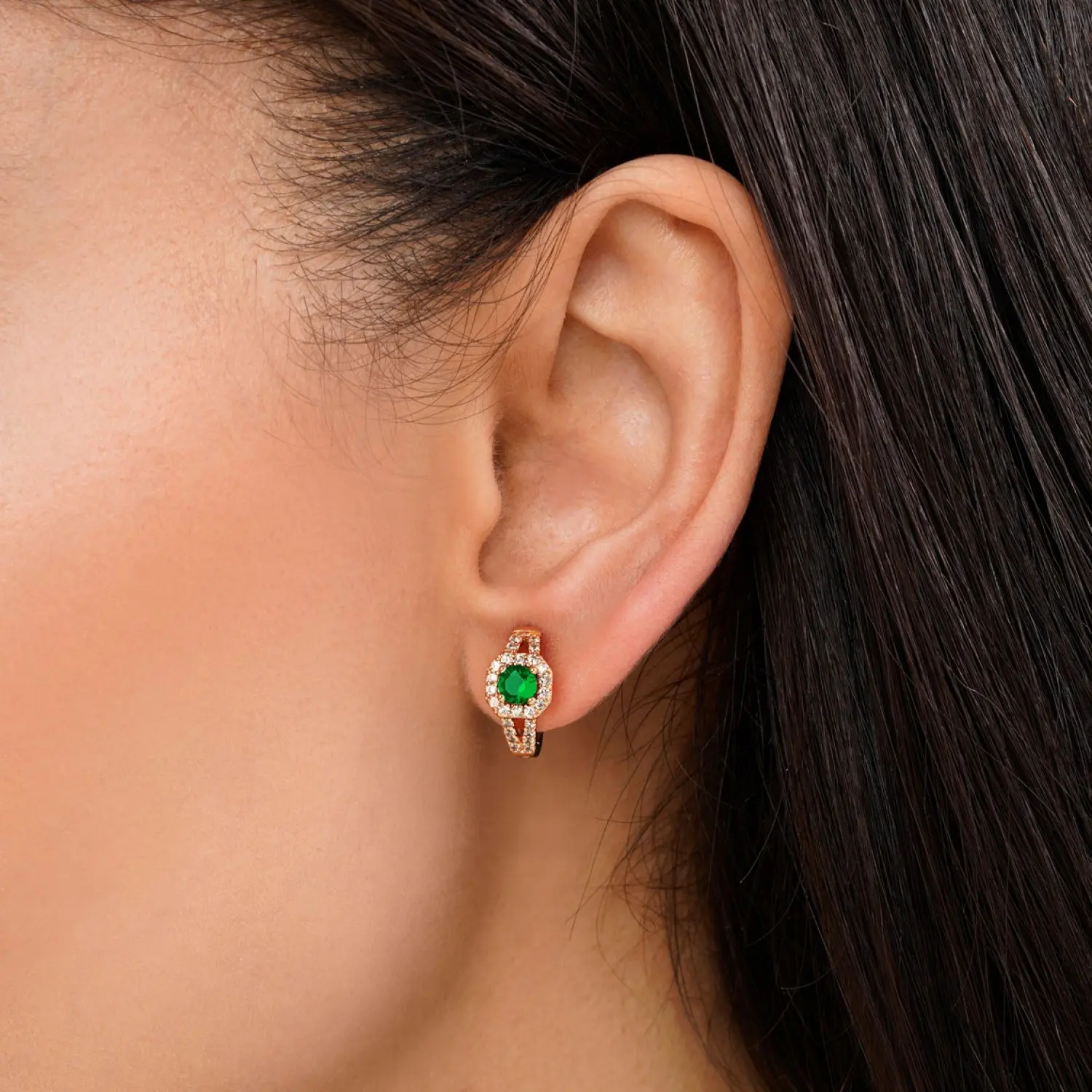 گوشواره حلقه ای نگین سبز طلایی شوپینگ