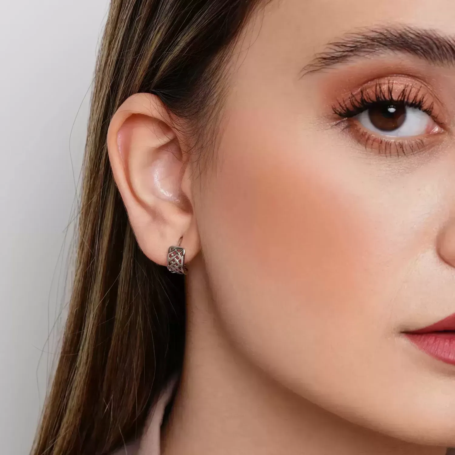 گوشواره شوپینگ حلقه ای سفید