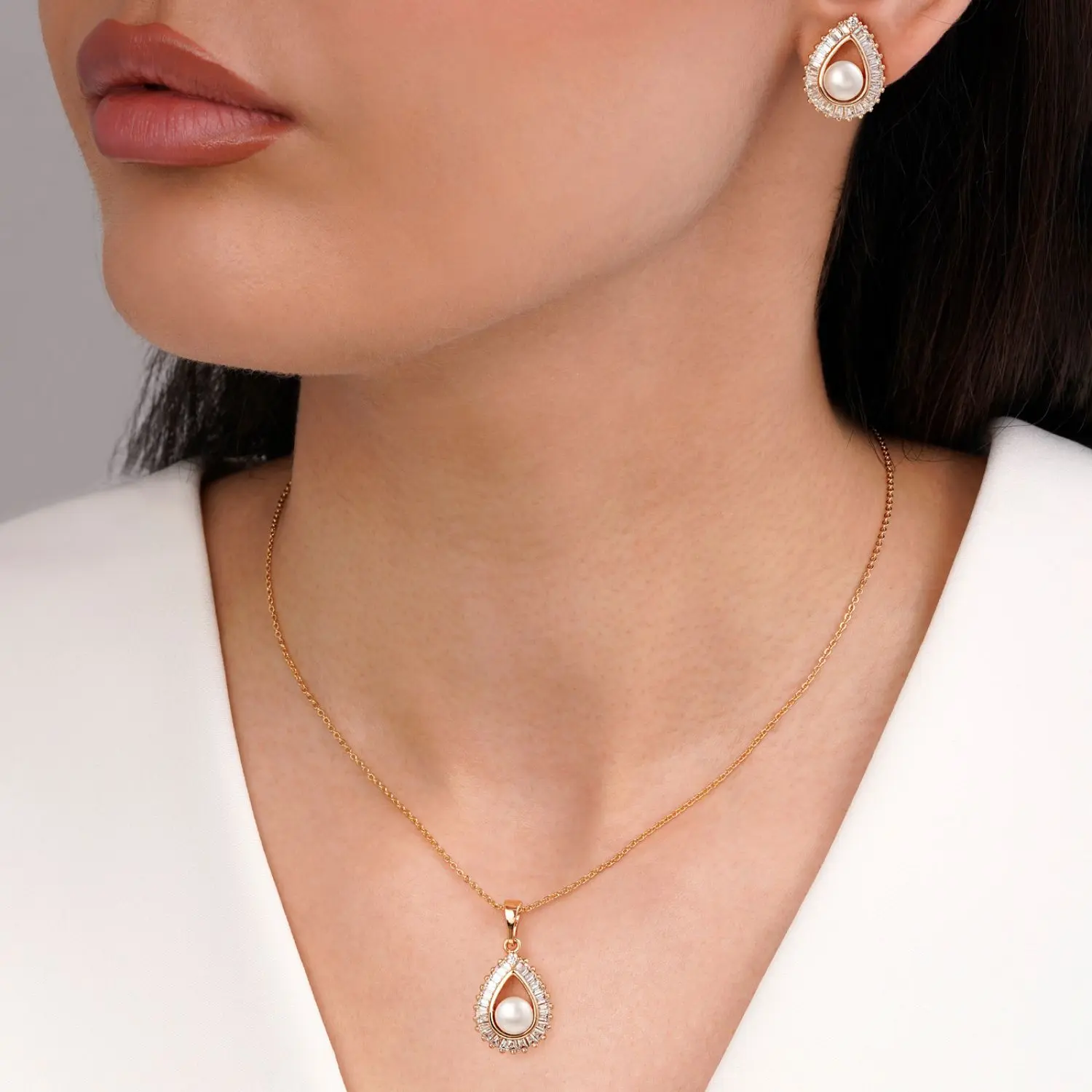 نیم ست مرواریدی نگین دار طلایی شوپینگ