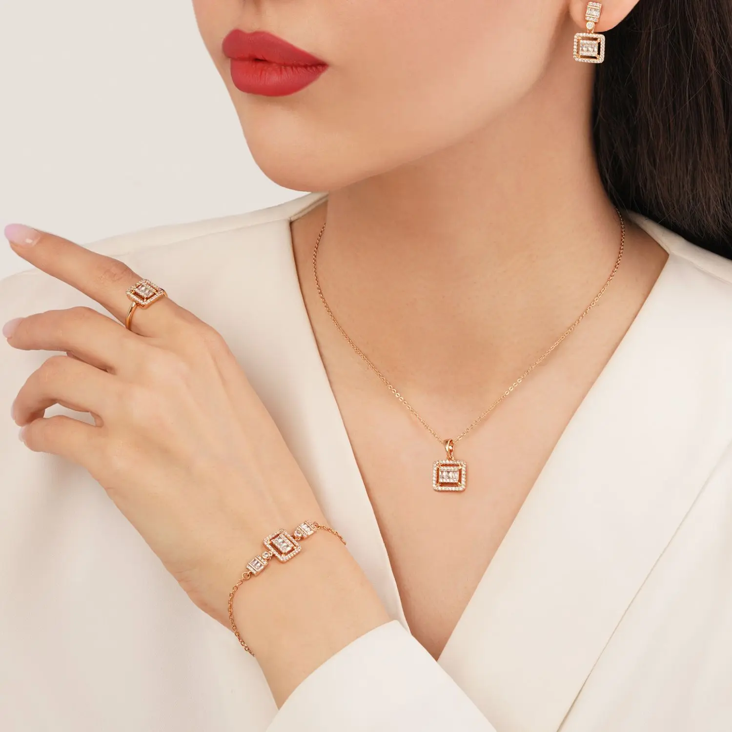 سرویس شوپینگ نگین دار طلایی