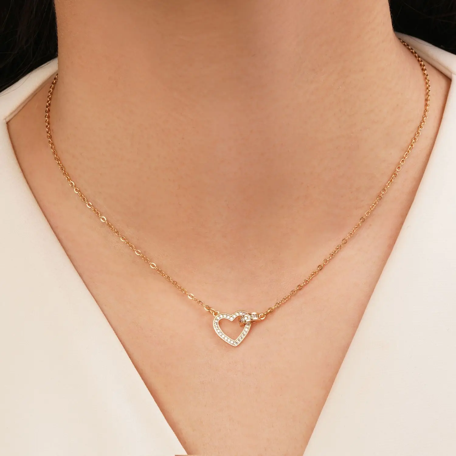 گردنبند قلب نگین دار طلایی شوپینگ