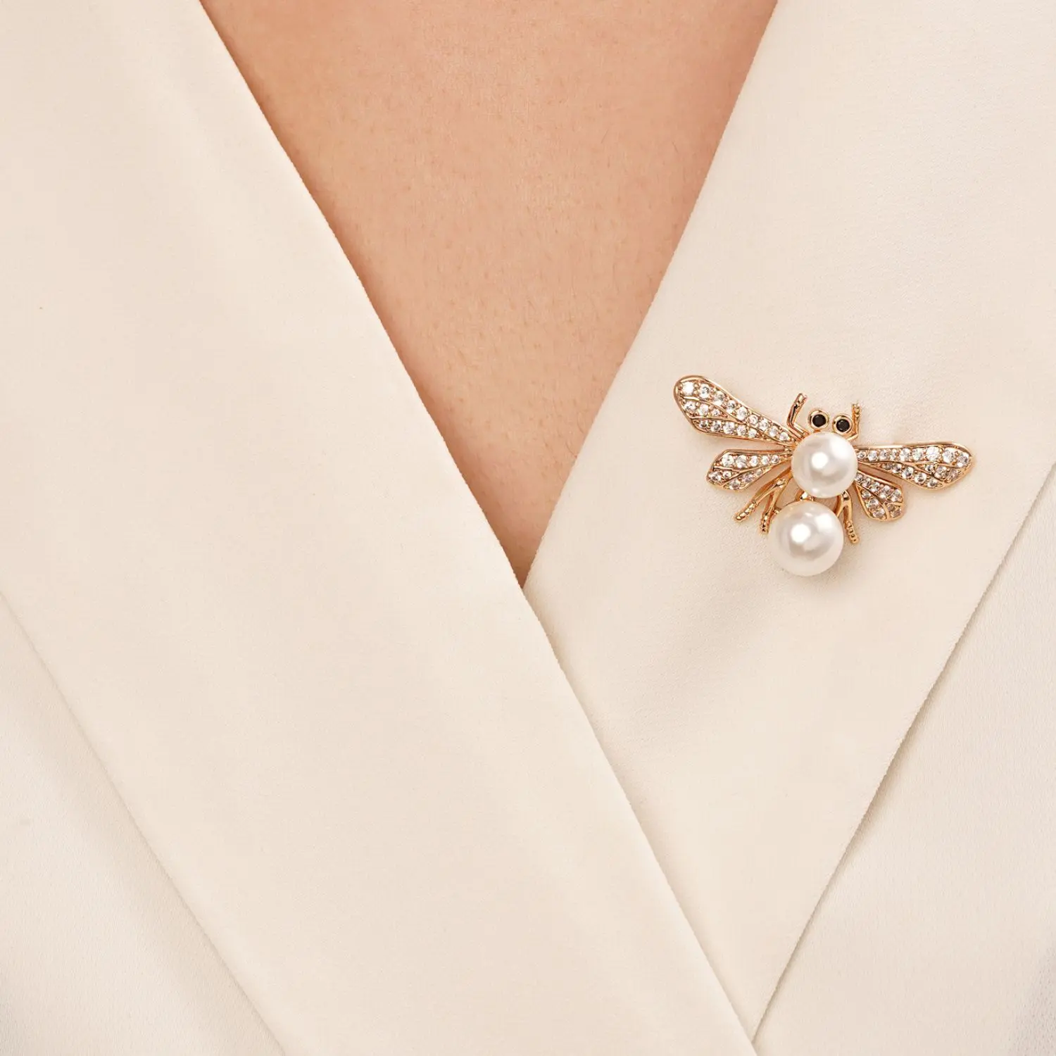 سنجاق سنجاقک نگین دار مرواریدی طلایی شوپینگ