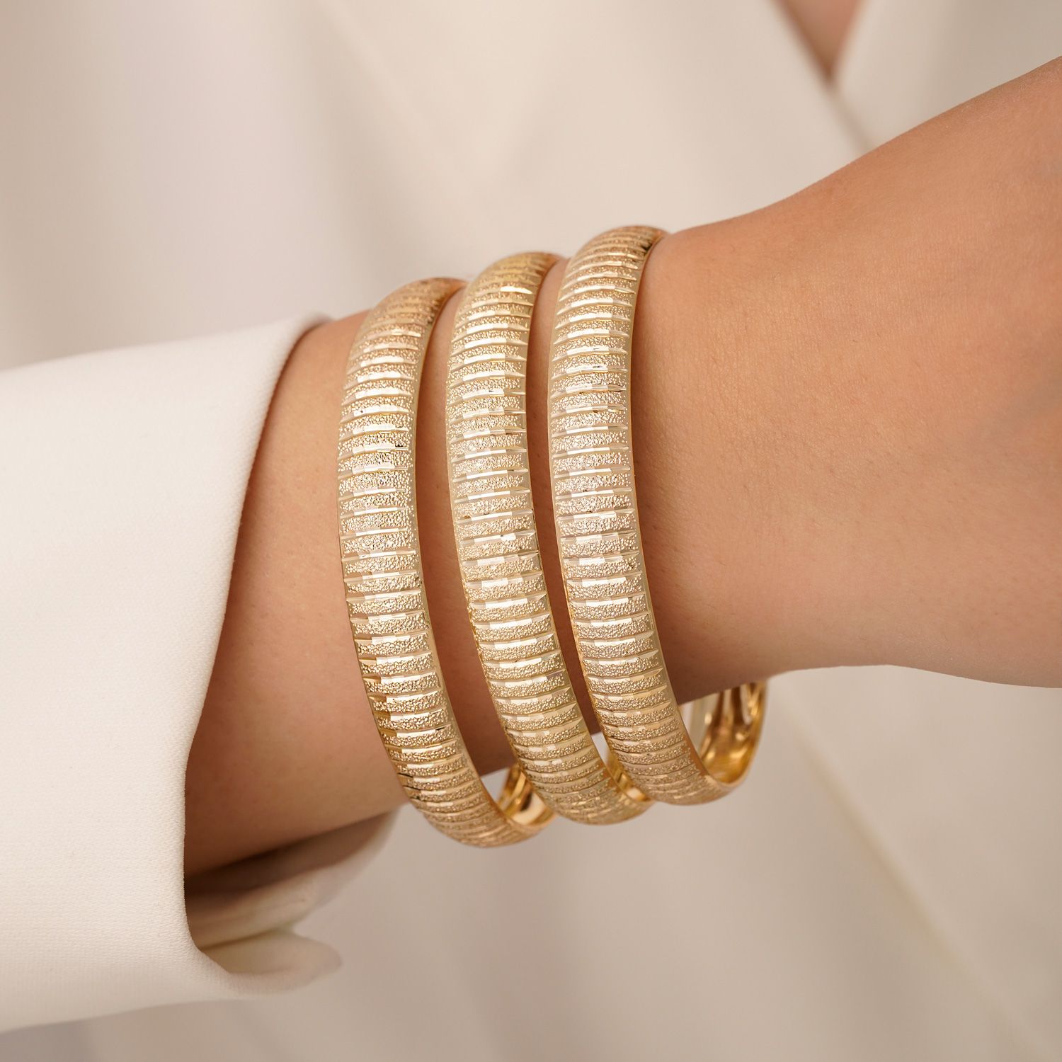 النگو 1 سانت زنانه سایز 1 طلایی ضمانتی (بسته3عددی)