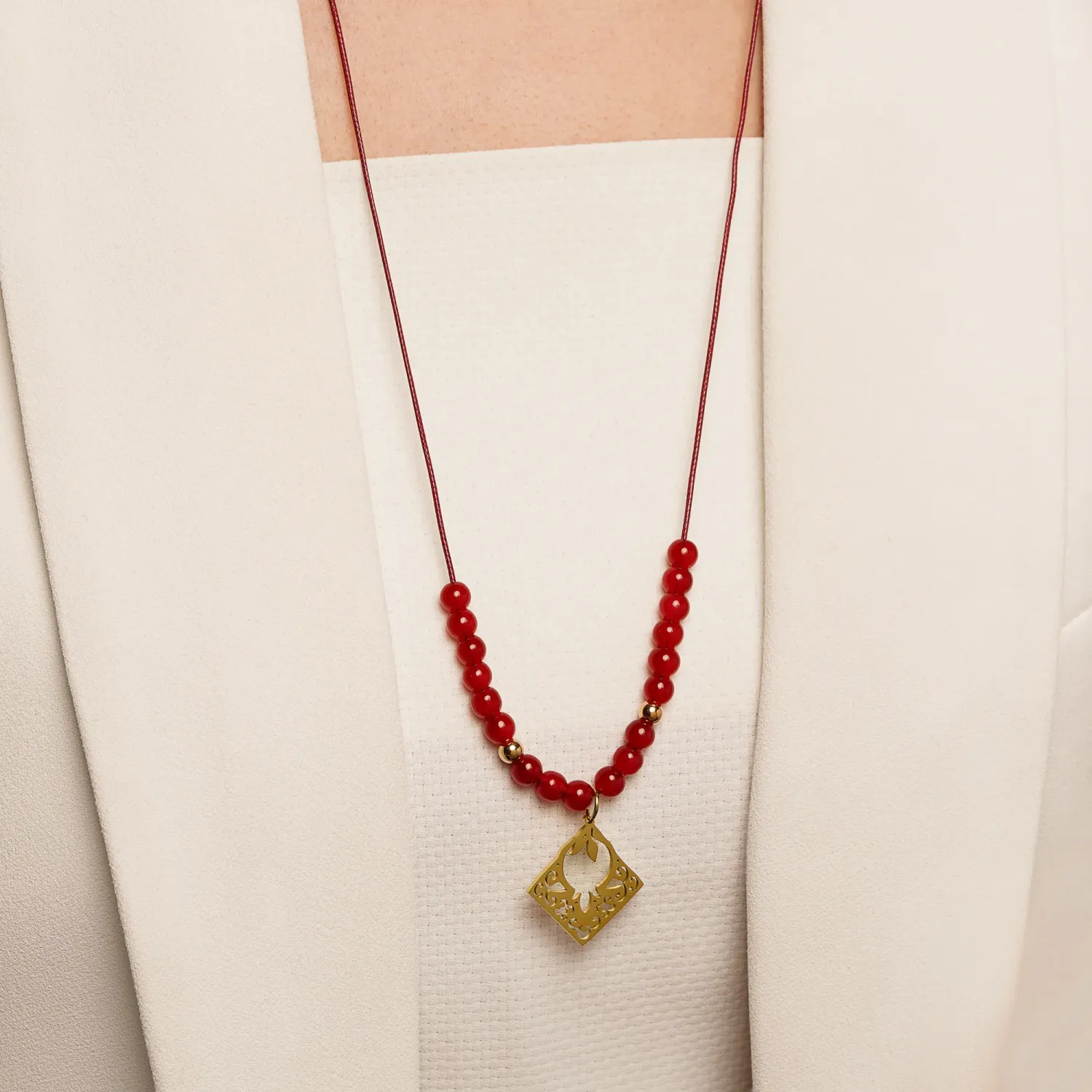 گردنبند چرمی انار آویز استیل