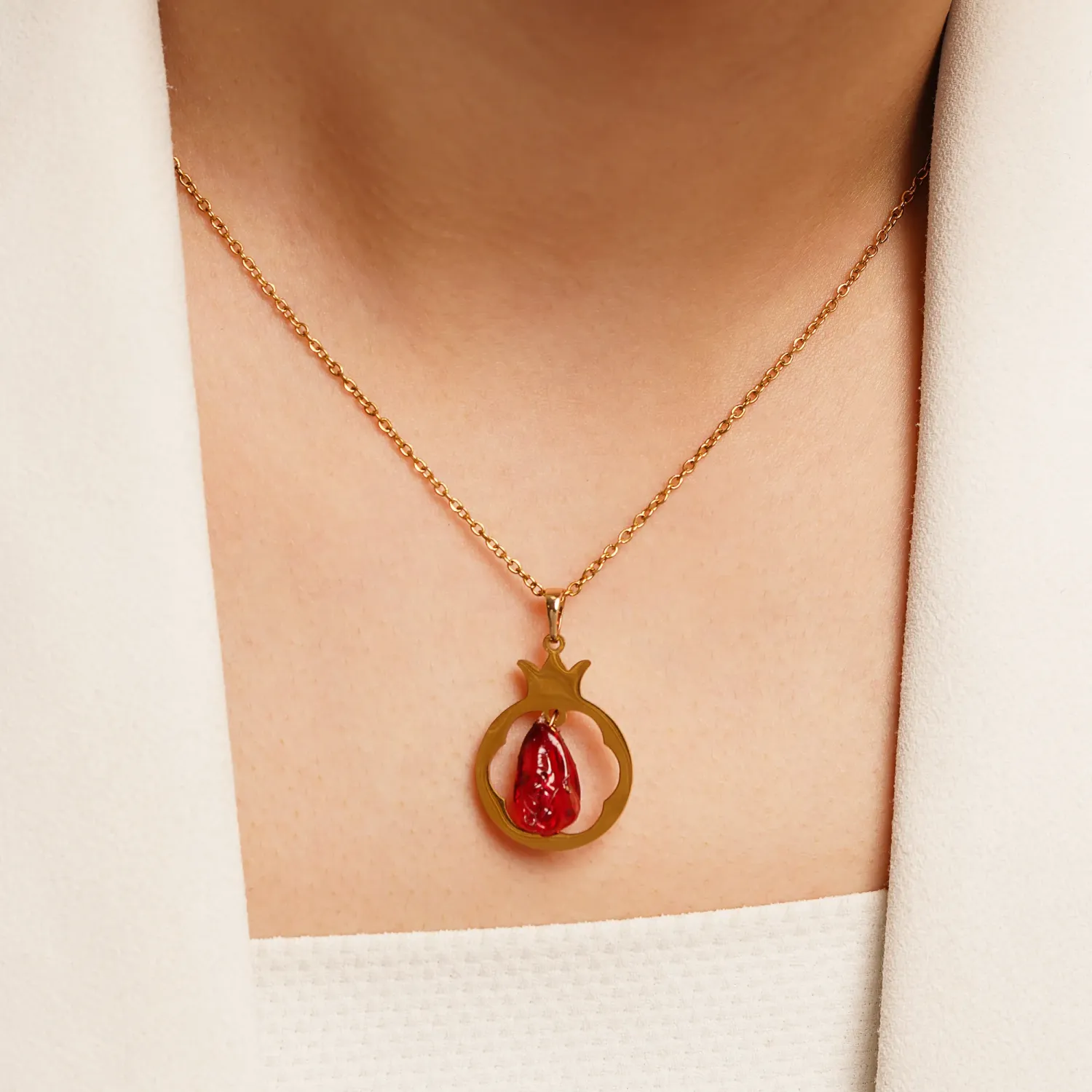 گردنبند استیل پلاک دار انار طلایی