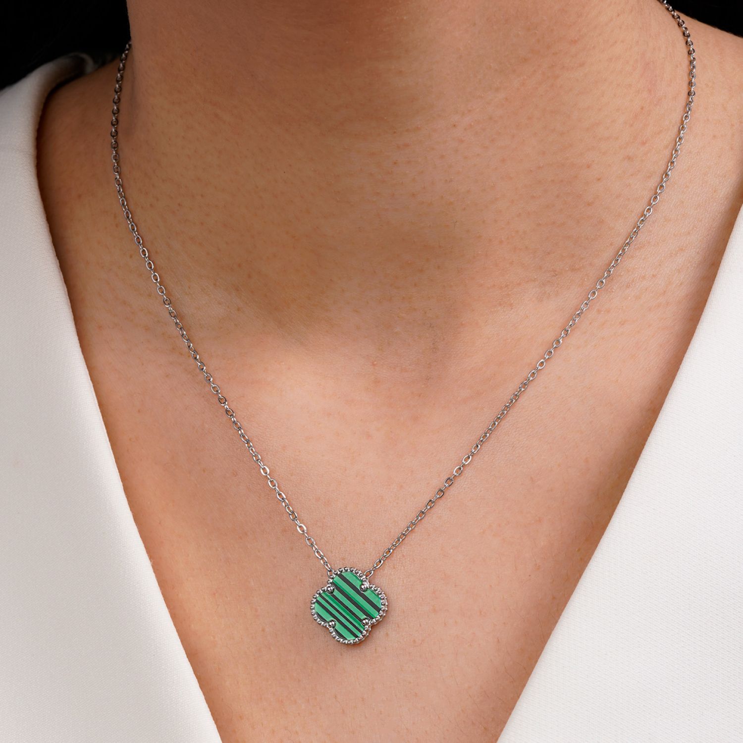 گردنبند ونکلیف سبز نقره ای استیل 304