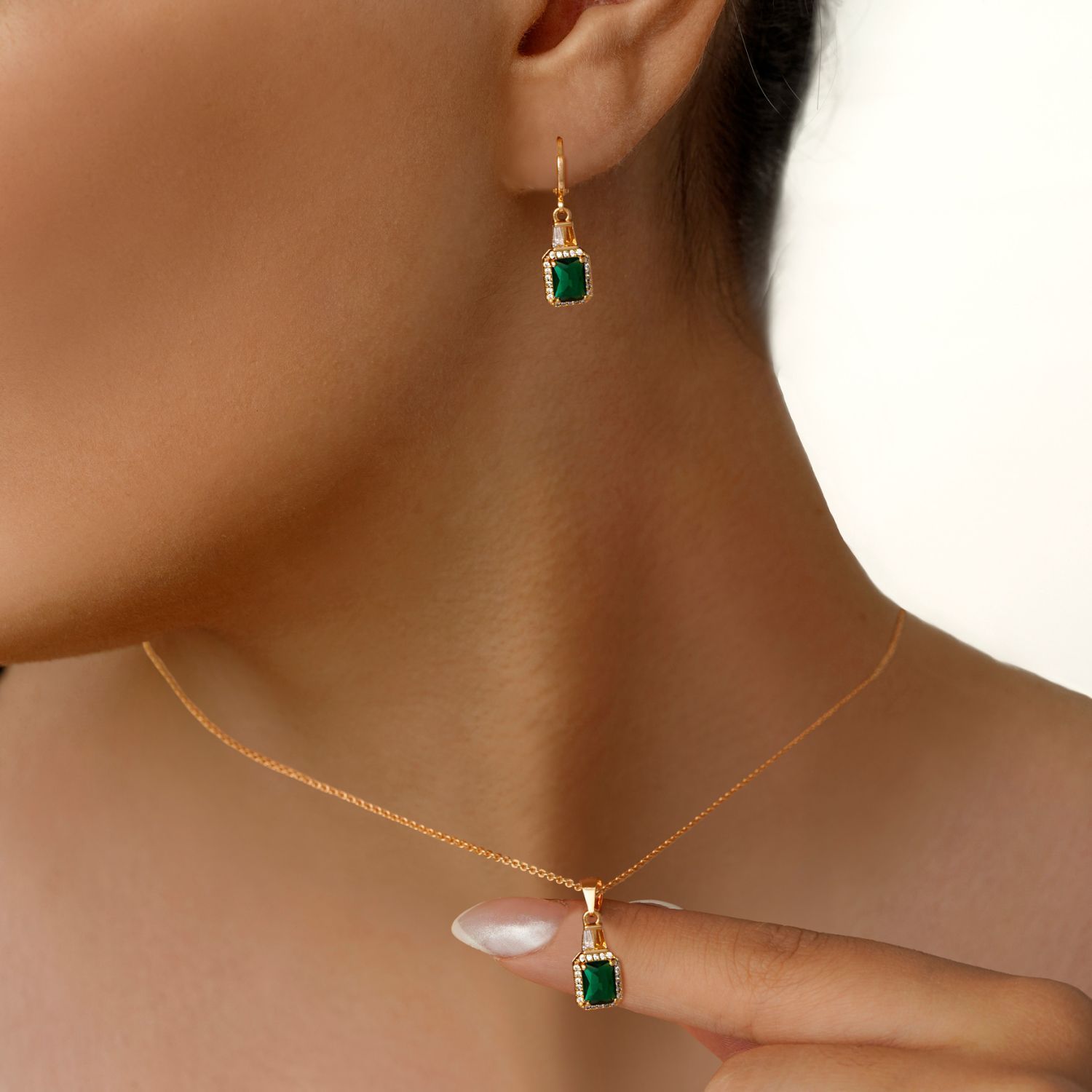 نیم ست Ysx پلاک دار طلایی