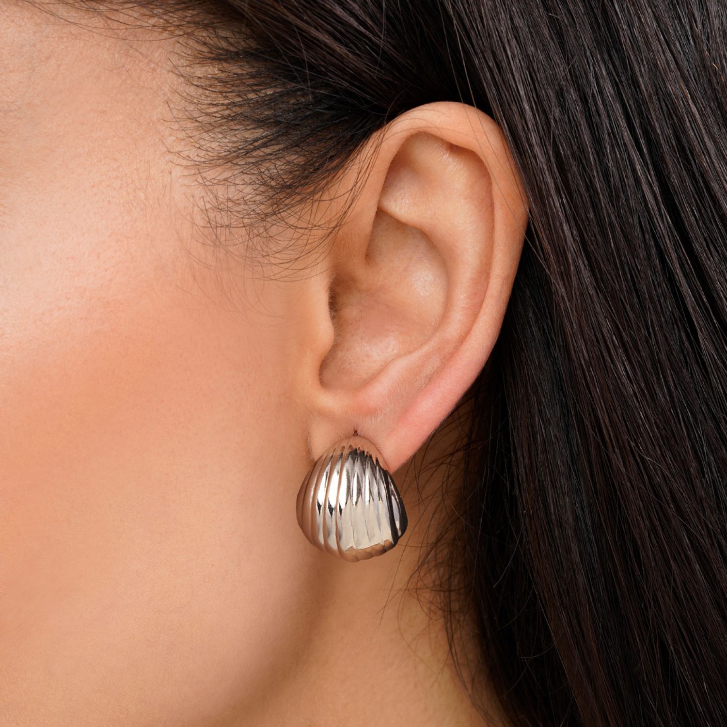 گوشواره شوپینگ میخی سفید