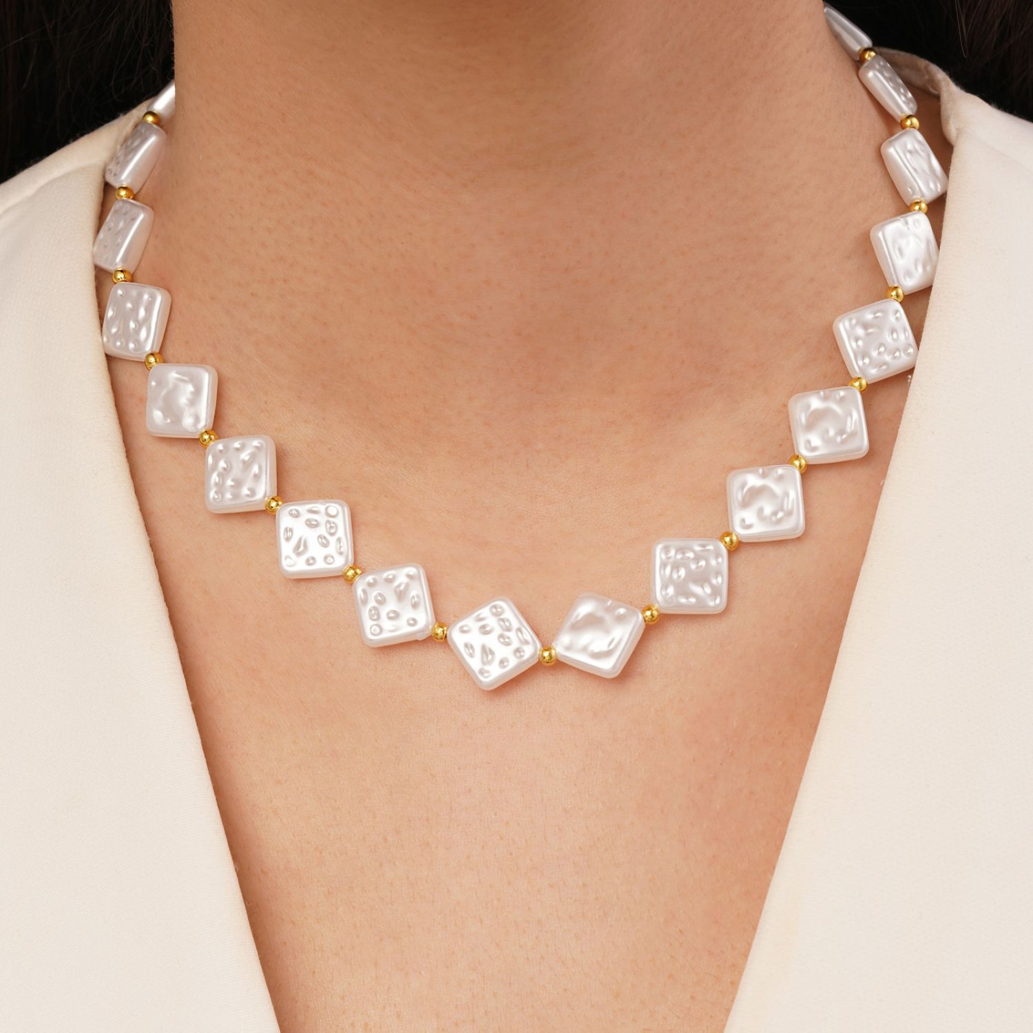 گردنبند استیل 304 مروارید مربعی 15 میل طلایی