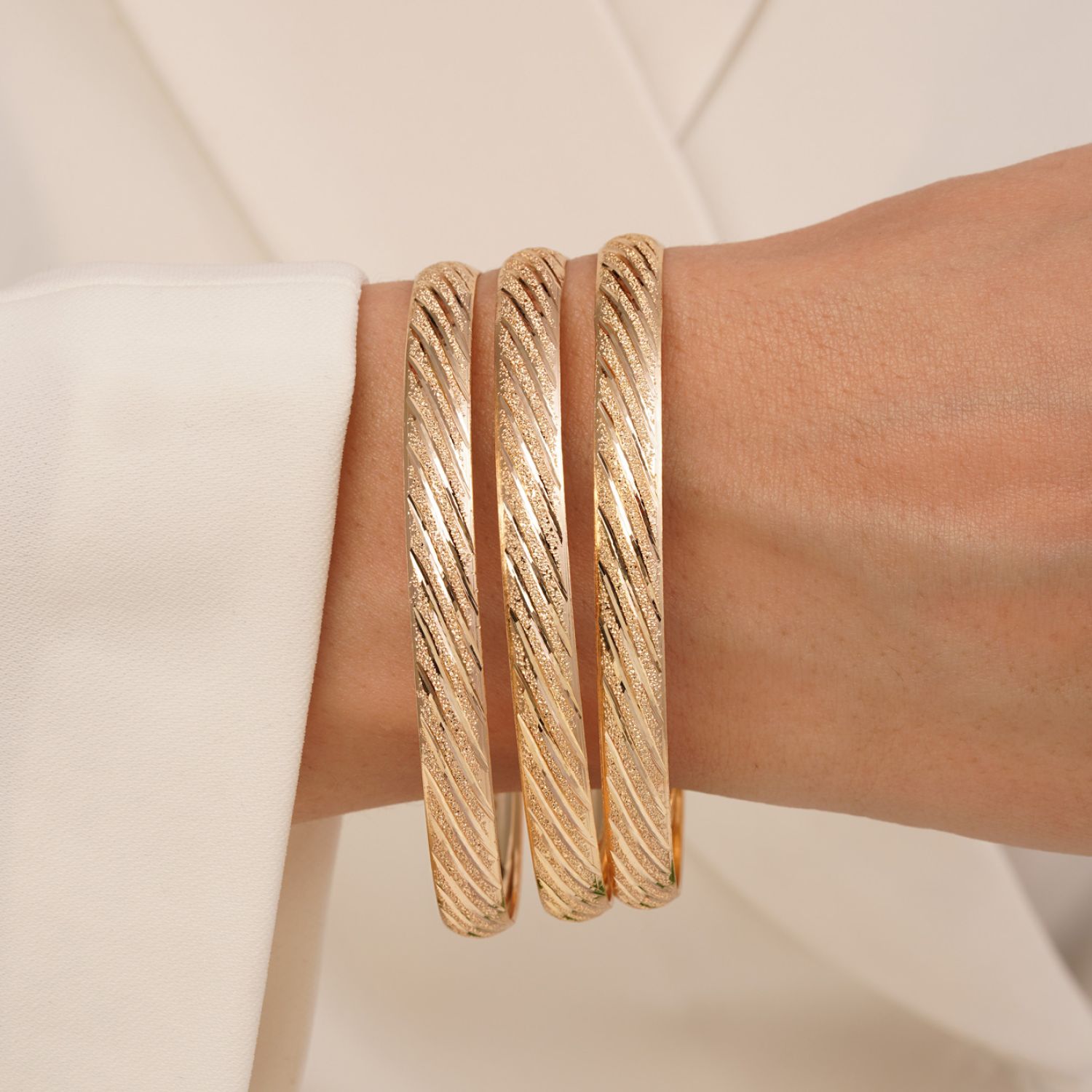 النگو 7 میل زنانه سایز 4 طلایی ضمانتی(بسته3عددی) *